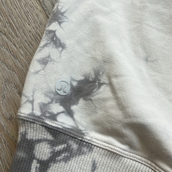 EUC (worn once) Lululemon 'Ready to Roll' Crew - Picture 11 of 13